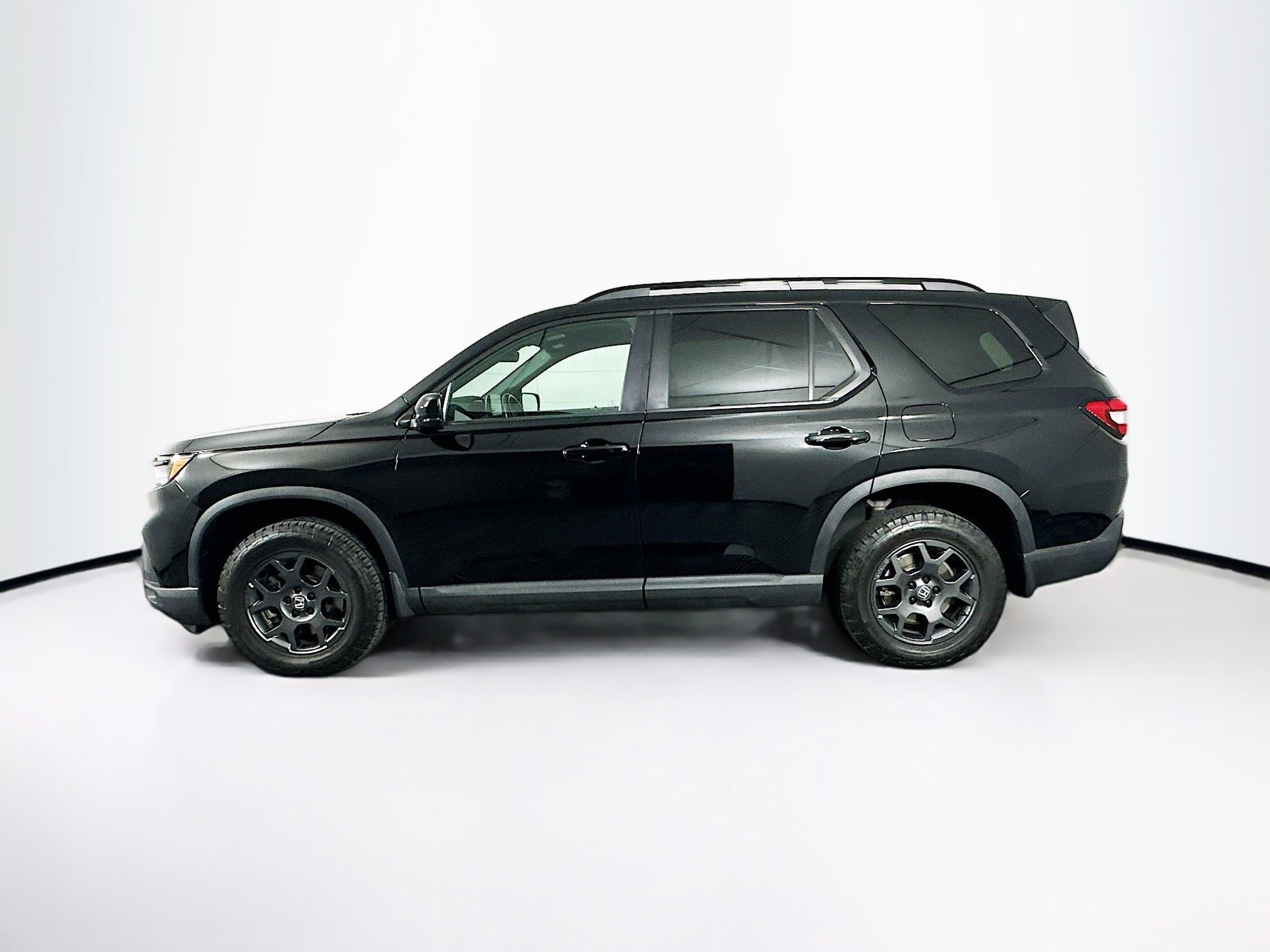 Used 2024 Honda Pilot TrailSport image 4