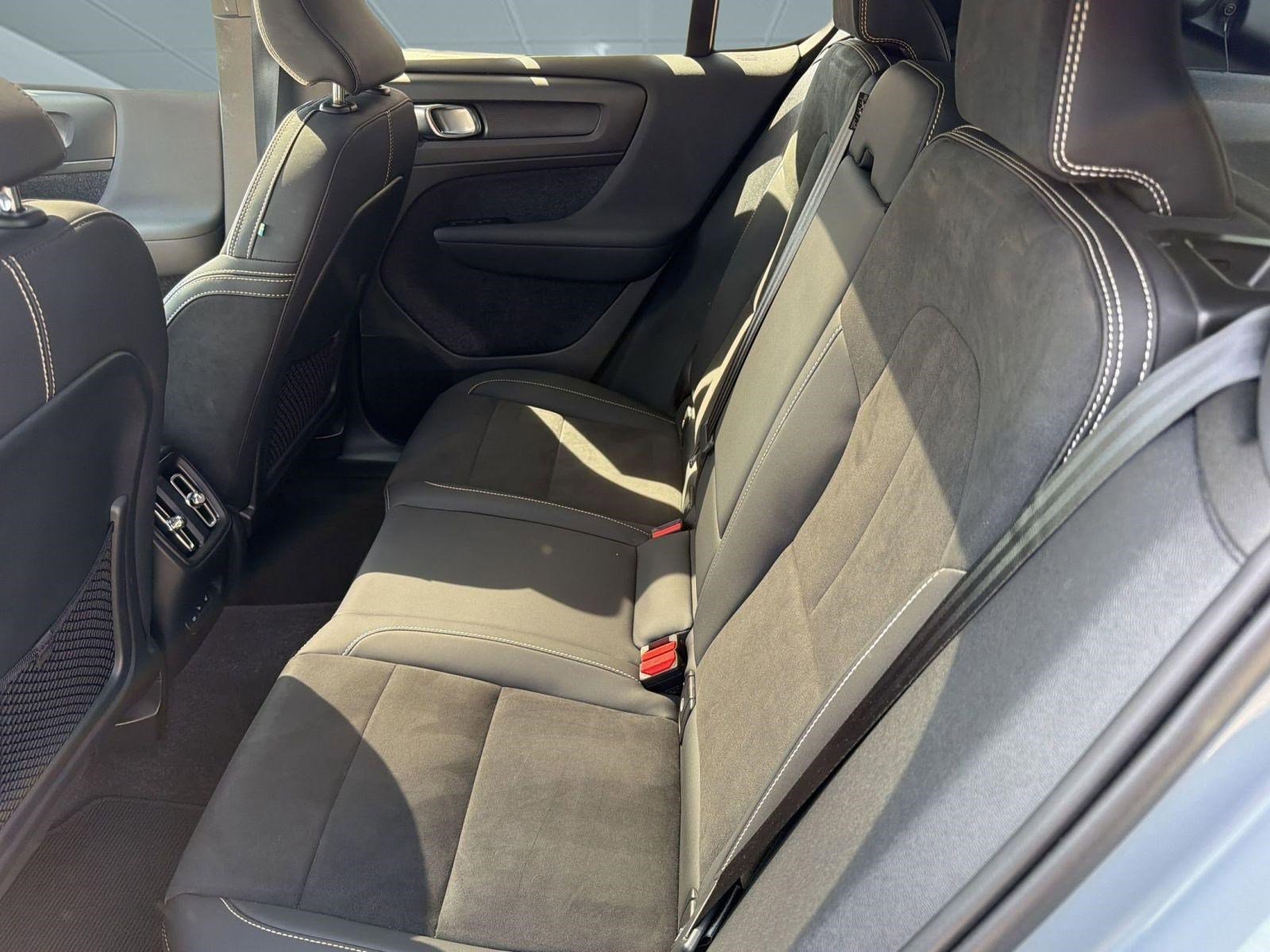 Certified 2023 Volvo C40 P8 Recharge Ultimate image 14