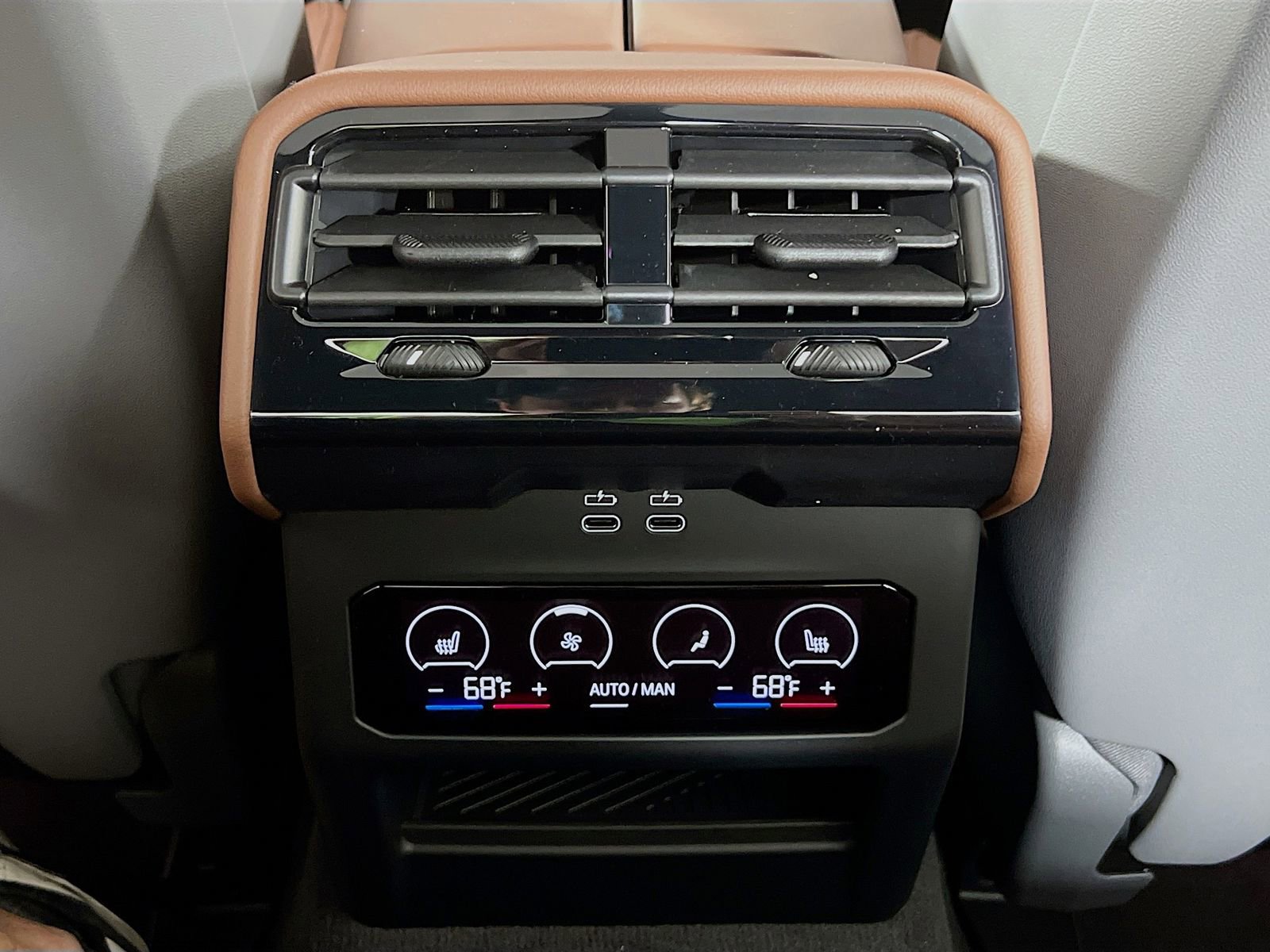 New 2026 BMW 550e xDrive w/ Executive Package image 28