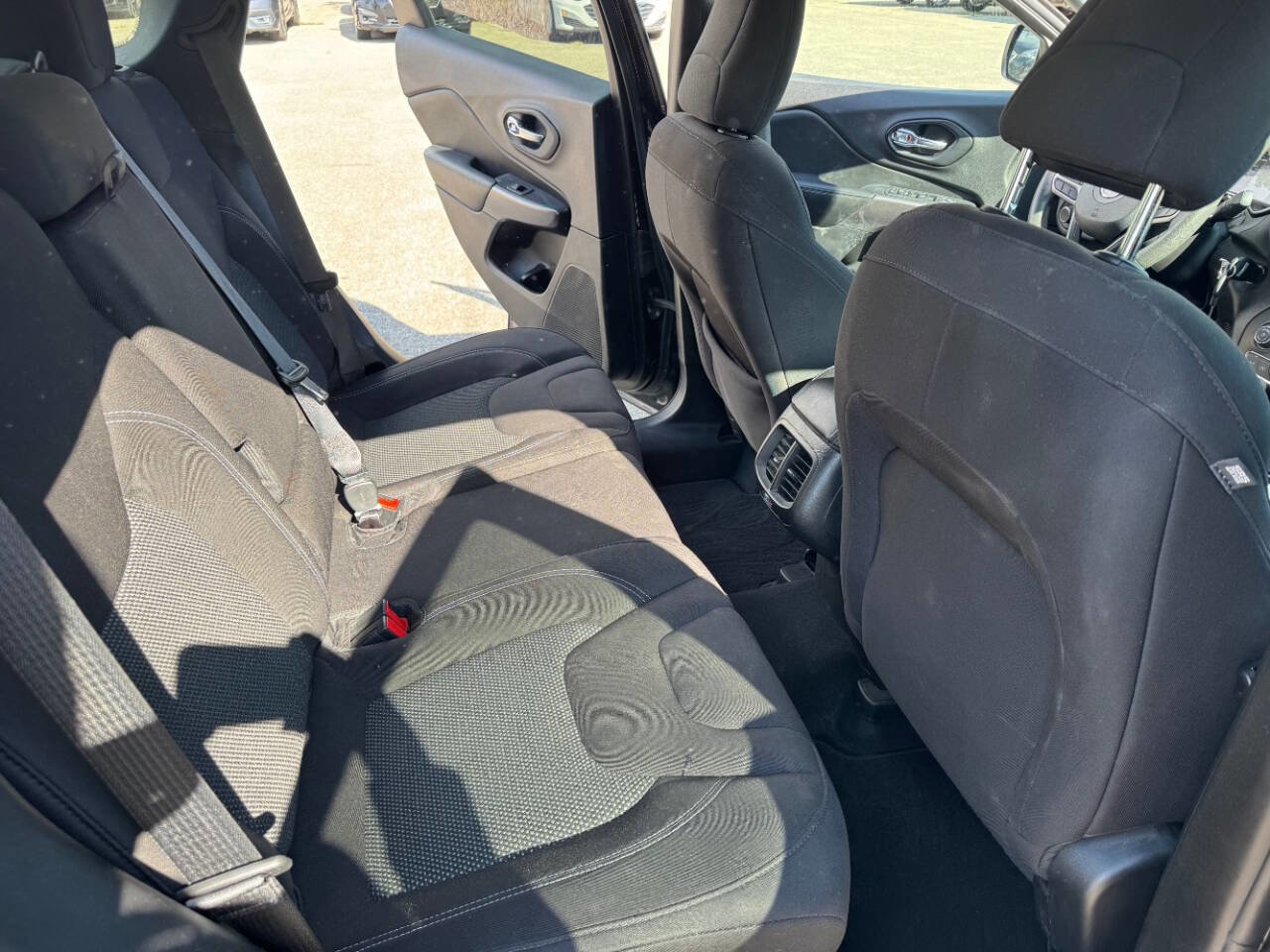 Used 2021 Jeep Cherokee Latitude image 25