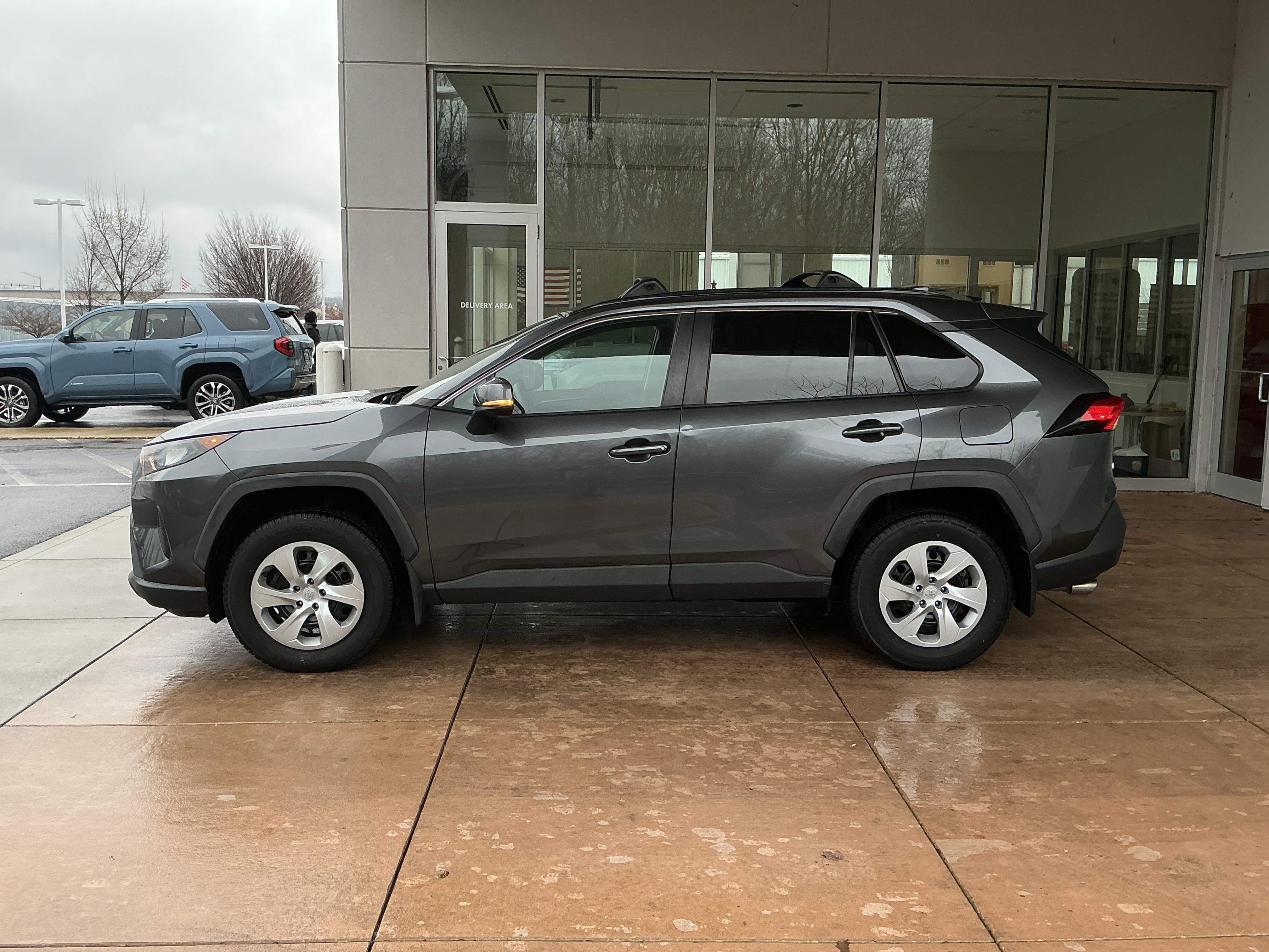 Used 2020 Toyota RAV4 LE image 19