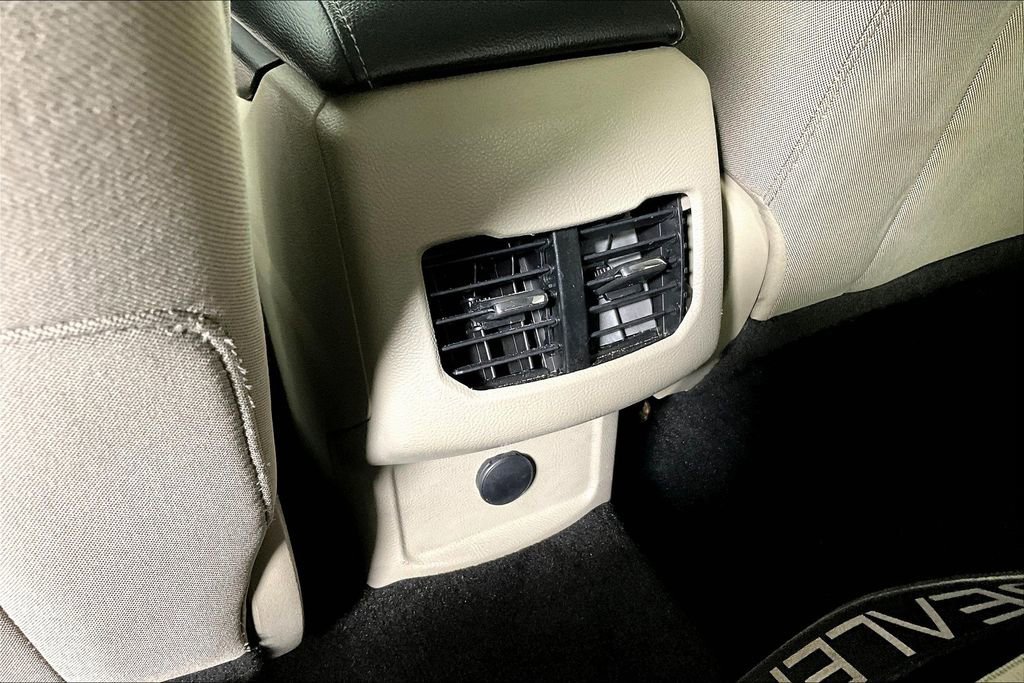 Used 2019 Ford Fusion SE image 35