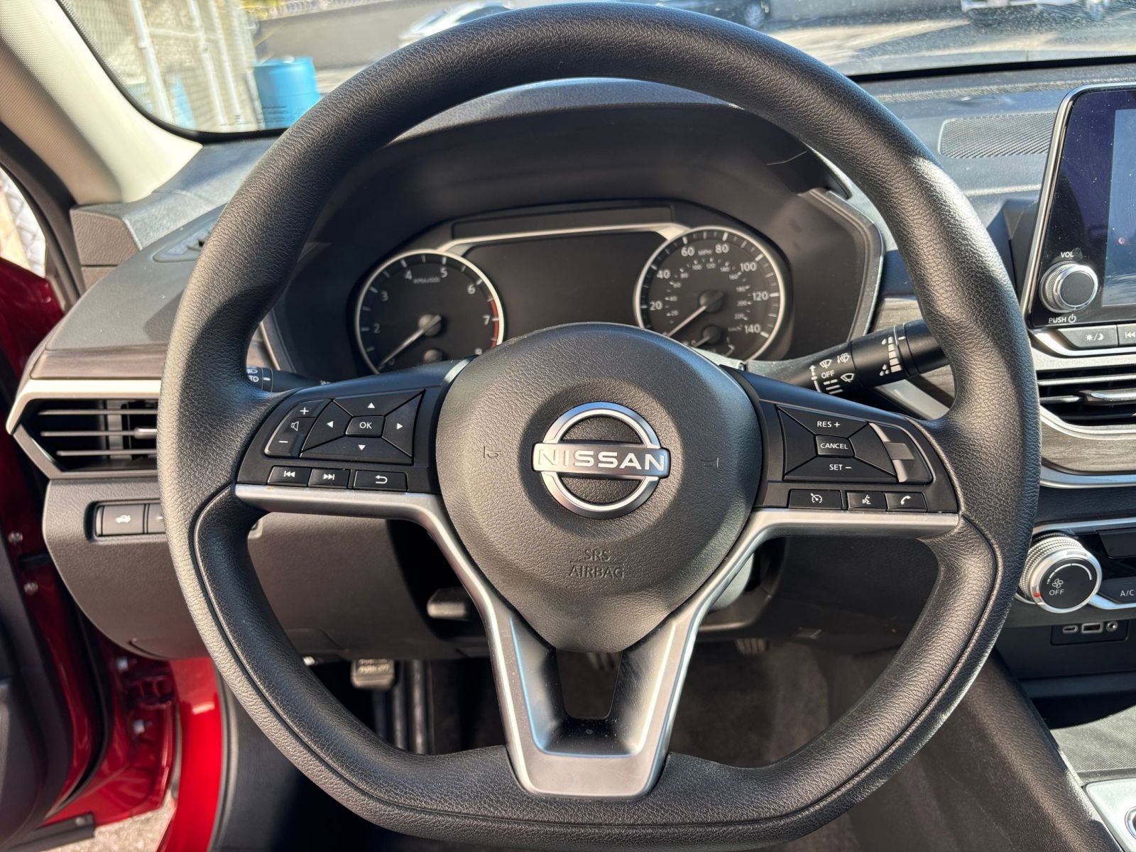 Used 2025 Nissan Altima 2.5 SV image 28