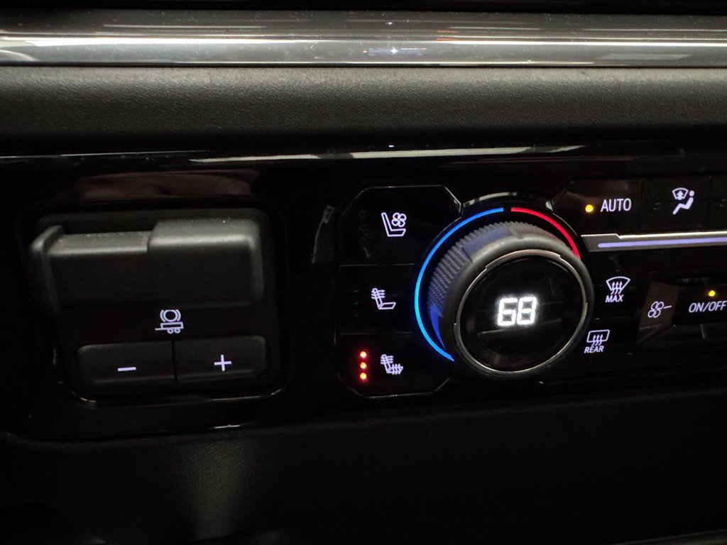 Used 2025 Chevrolet Silverado 2500 High Country w/ High Country Premium Package AWD/4WD image 46