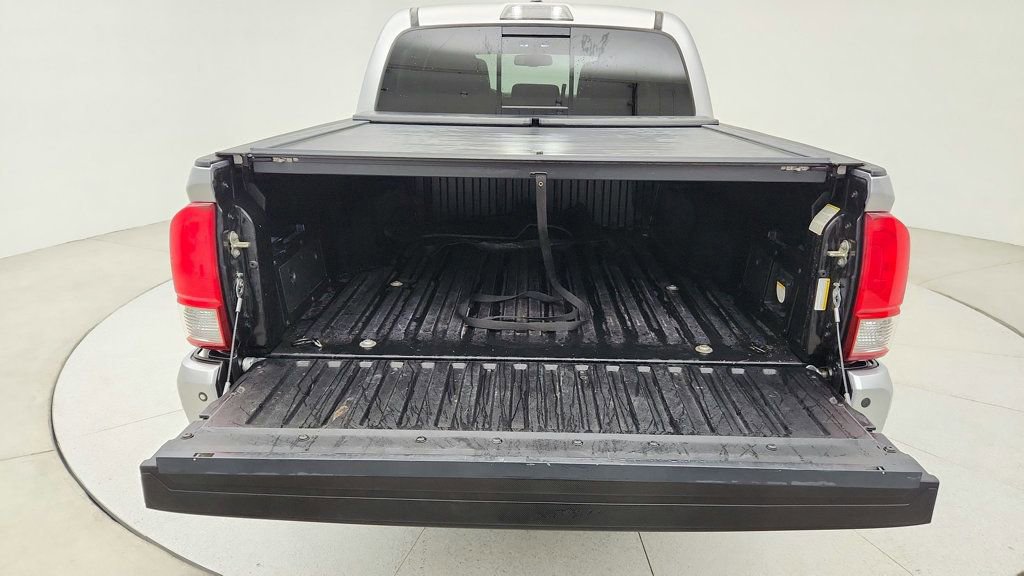 Used 2017 Toyota Tacoma TRD Sport image 21
