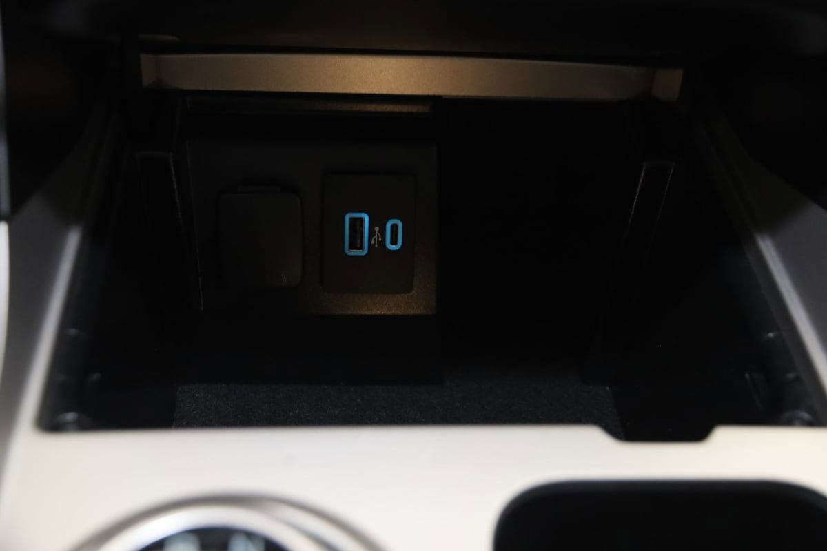 Used 2023 Ford Explorer Limited w/ Equipment Group 301A AWD/4WD image 31