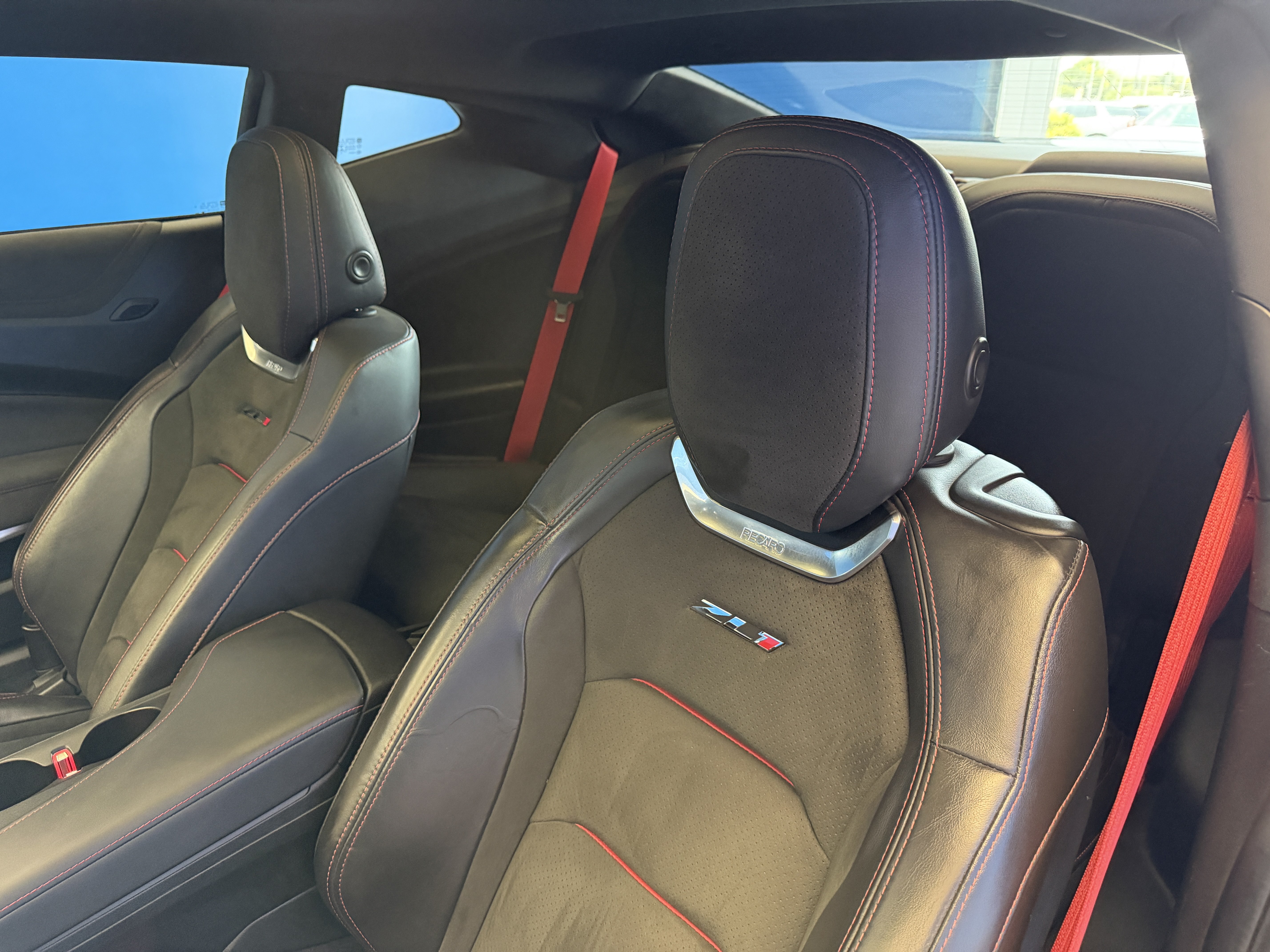 Used 2019 Chevrolet Camaro ZL1 RWD image 13