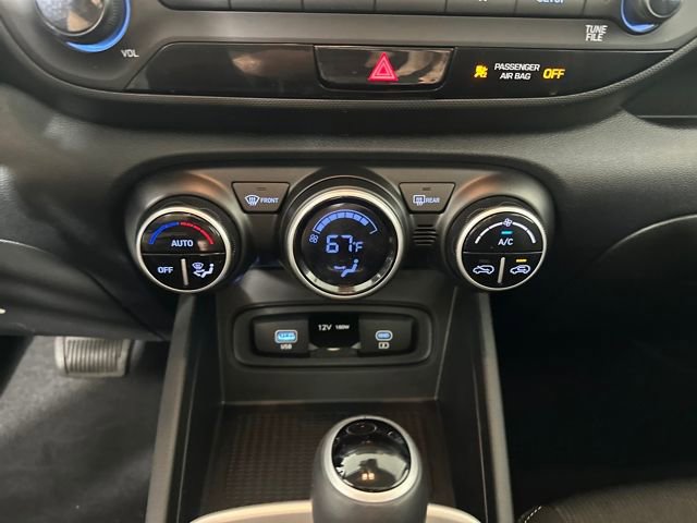 Certified 2023 Hyundai Venue SEL image 23