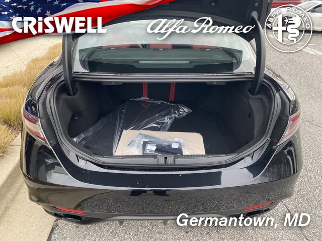 New 2025 Alfa Romeo Giulia AWD image 9