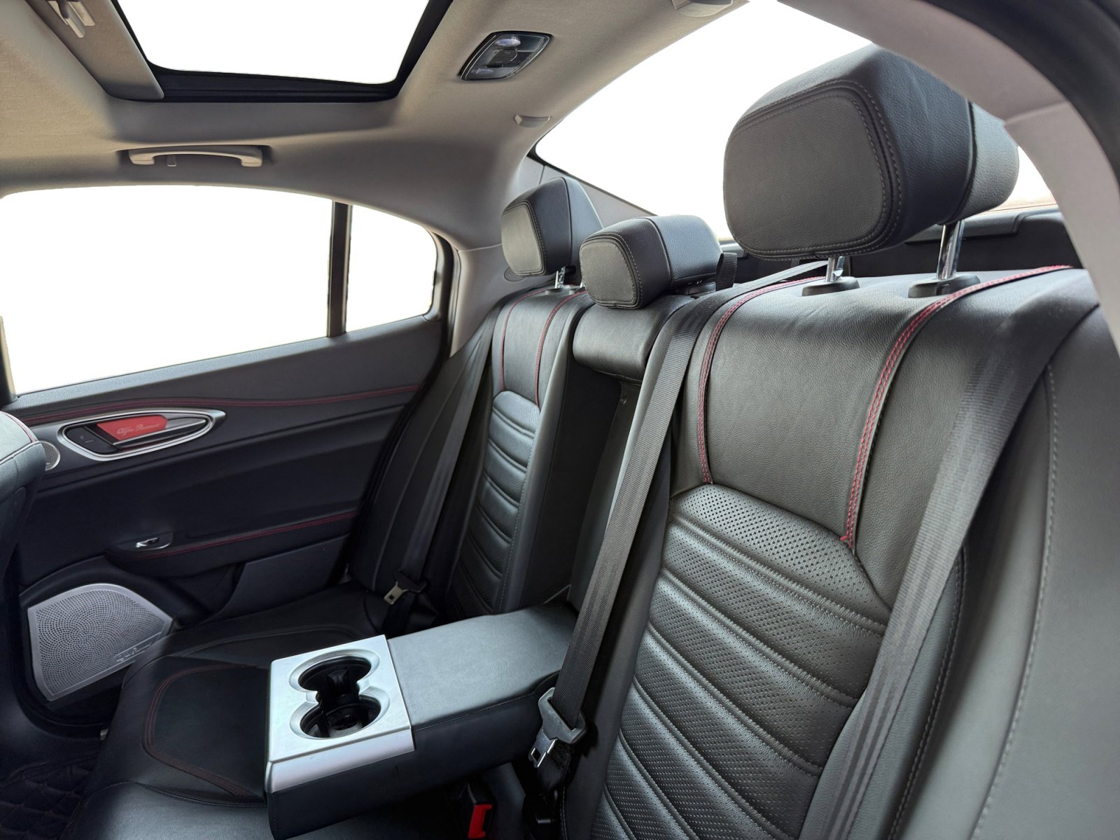 Used 2017 Alfa Romeo Giulia Ti w/ TI 19" Sport Package image 11