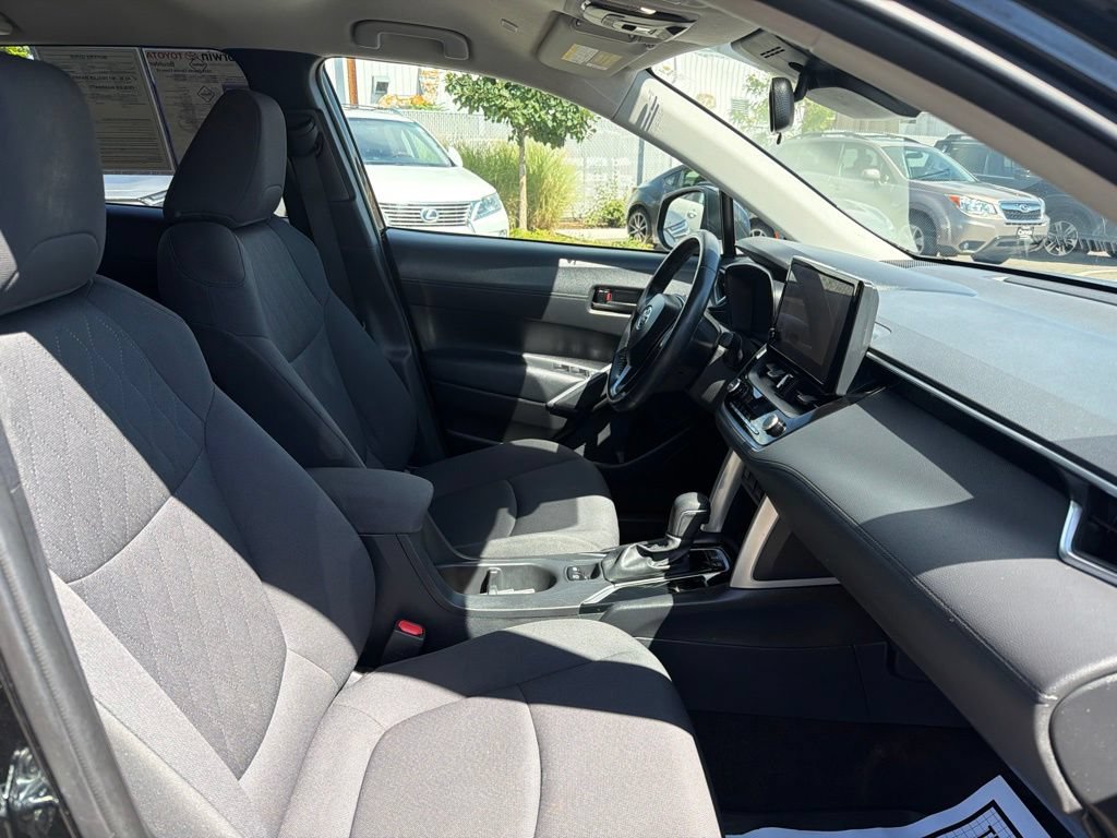 Used 2024 Toyota Corolla Cross LE AWD/4WD image 12
