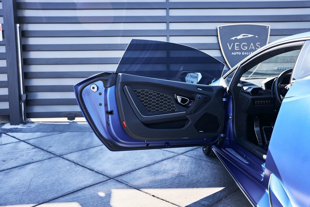 Used 2023 Lamborghini Huracan Tecnica image 34