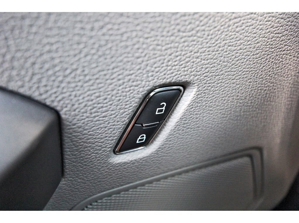 Used 2019 Ford F150 XLT w/ Equipment Group 302A Luxury AWD/4WD image 20