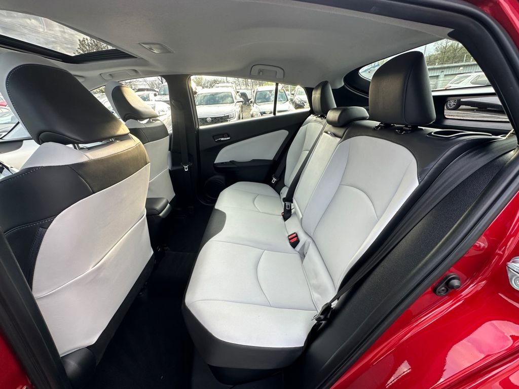 Used 2016 Toyota Prius Four w/ Advanced Technology Package image 23