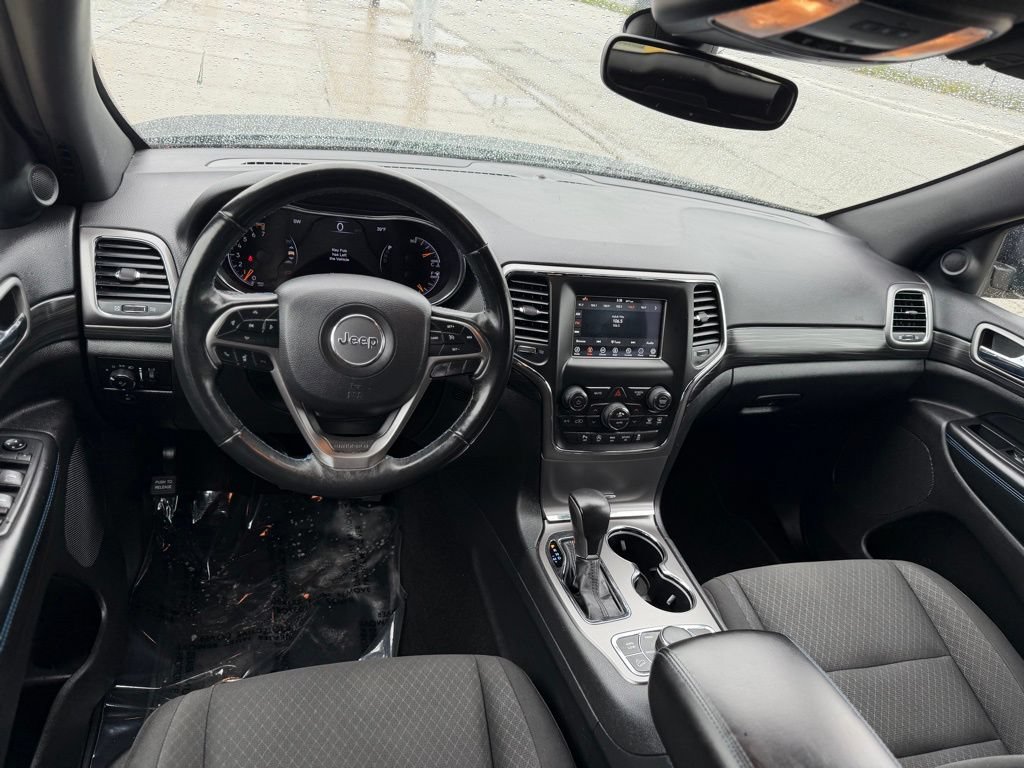 Used 2019 Jeep Grand Cherokee Laredo AWD/4WD image 12