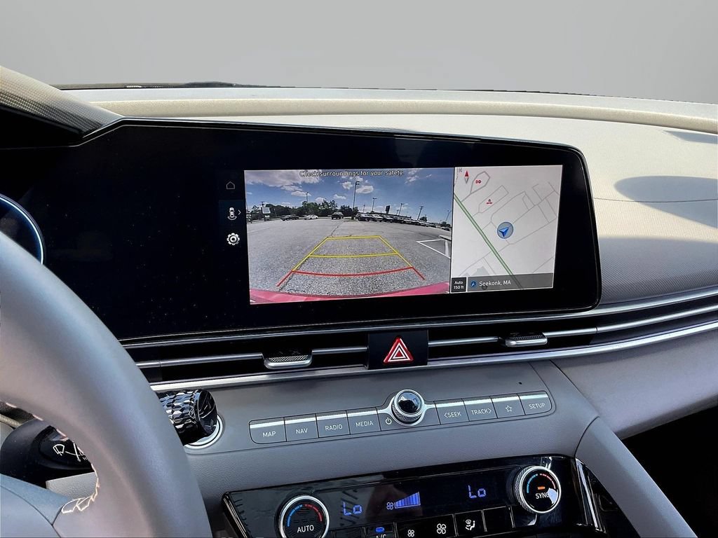 Used 2025 Hyundai Elantra SEL FWD image 15