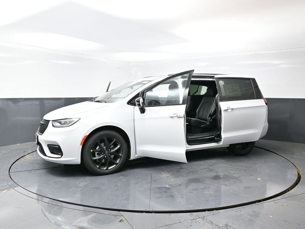New 2026 Chrysler Pacifica Limited w/ S Appearance Package FWD image 59