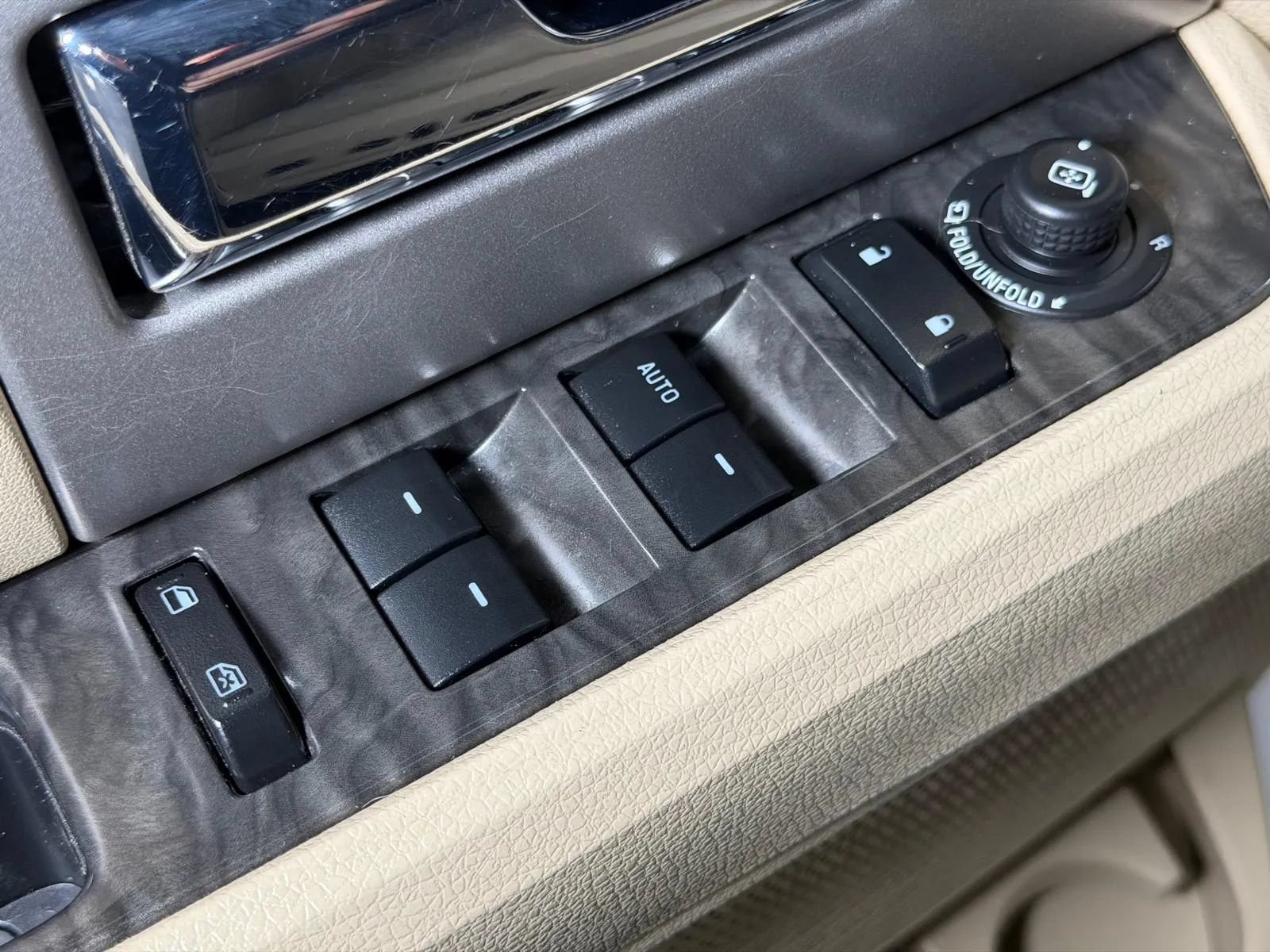 Used 2017 Ford Expedition Limited w/ Equipment Group 301A AWD/4WD image 30