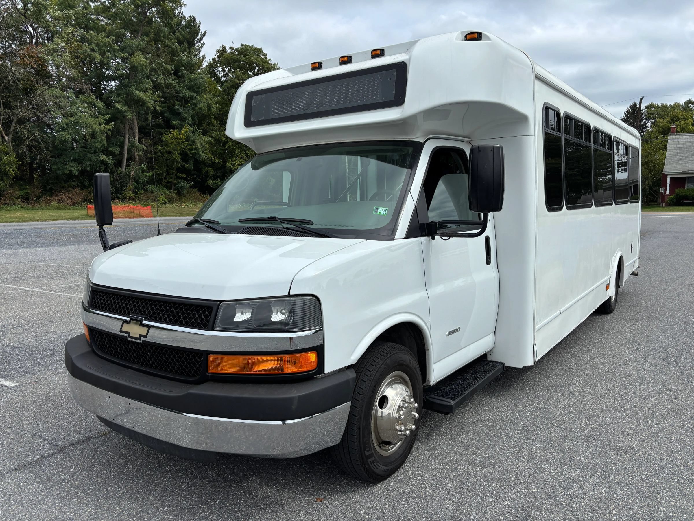 Used 2015 Chevrolet Express 4500 w/ Shuttle Bus Package RWD image 12