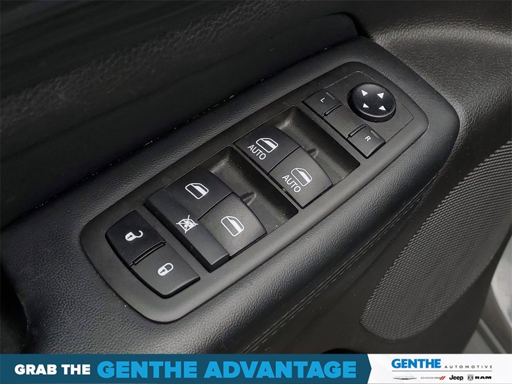 Used 2021 Jeep Grand Cherokee Laredo X image 11