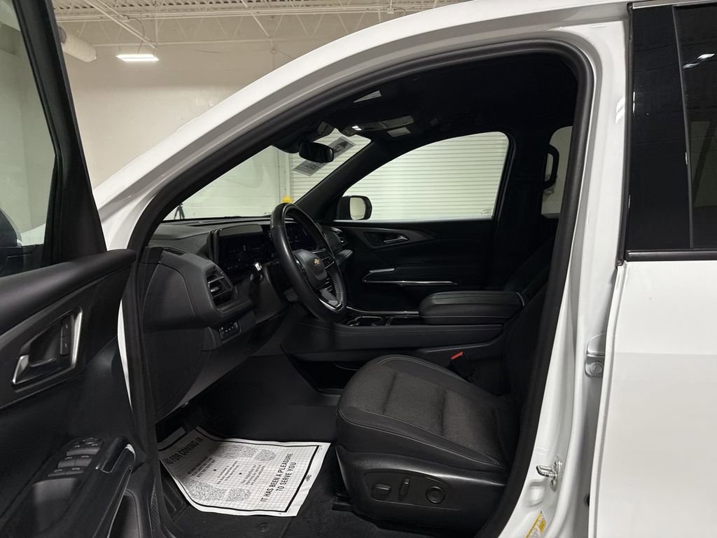 Used 2024 Chevrolet Traverse LT AWD/4WD image 19