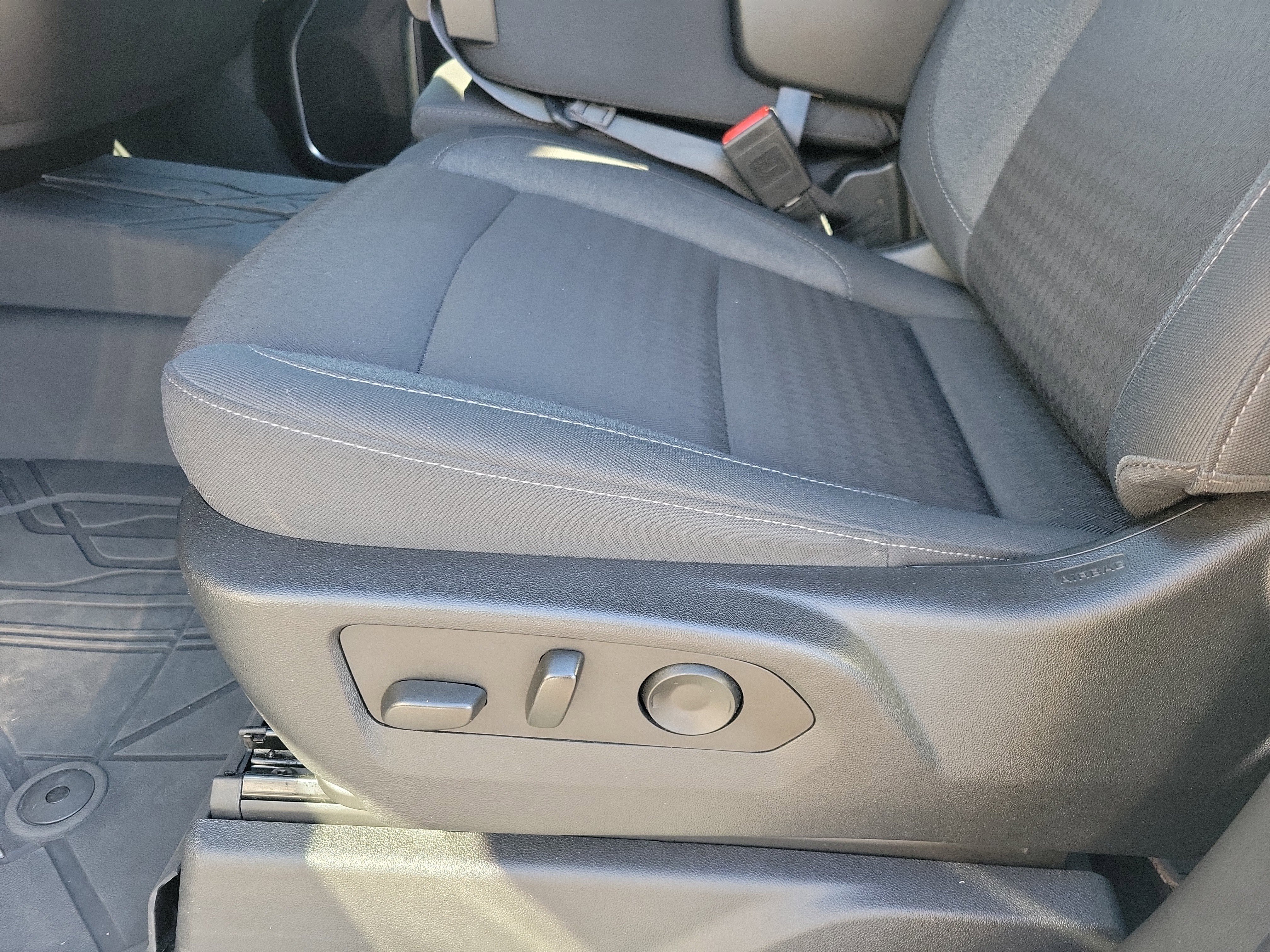 Used 2022 Chevrolet Silverado 1500 LT image 5