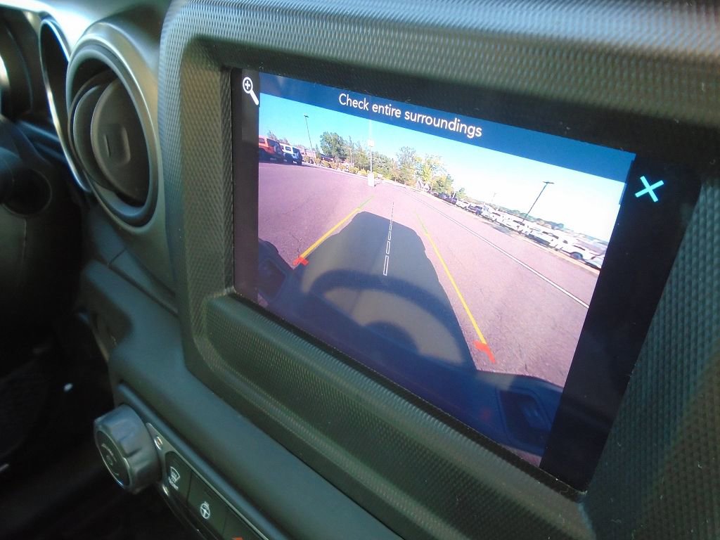 Certified 2021 Jeep Gladiator Willys image 21