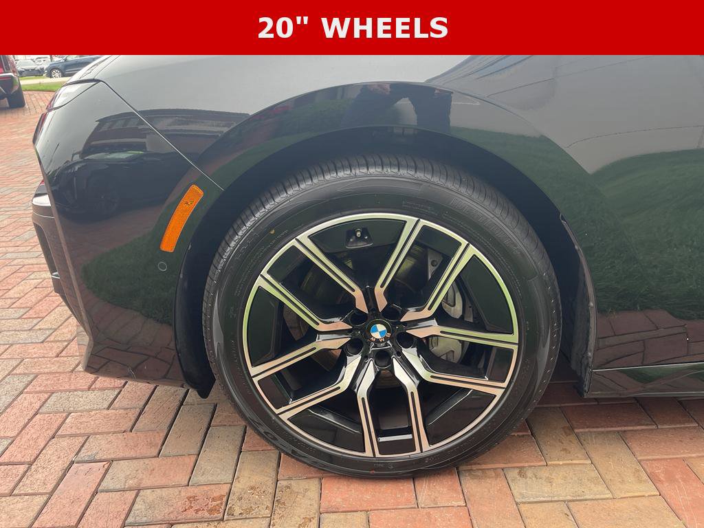 Used 2024 BMW 740i xDrive image 12