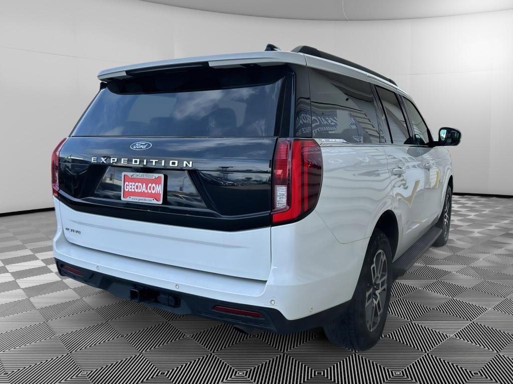 Used 2025 Ford Expedition Active AWD/4WD image 4