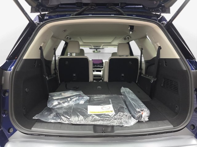New 2026 Nissan Pathfinder SL w/ SL Premium Package FWD image 32