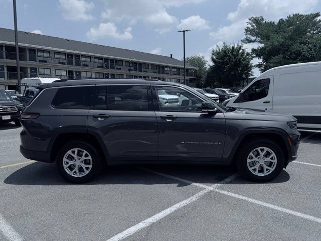 Used 2023 Jeep Grand Cherokee L Limited w/ Luxury Tech Group II AWD/4WD image 9