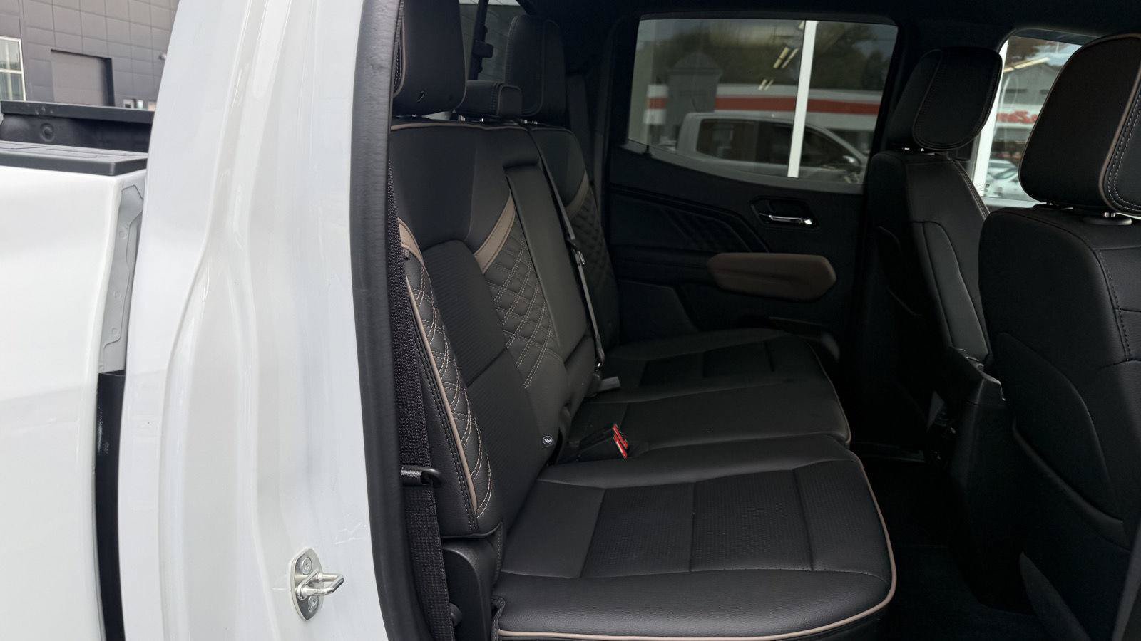 Used 2023 GMC Canyon Denali AWD/4WD image 32