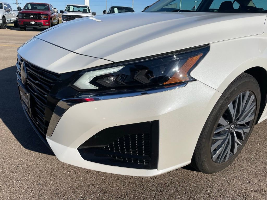 Used 2024 Nissan Altima 2.5 SV FWD image 26