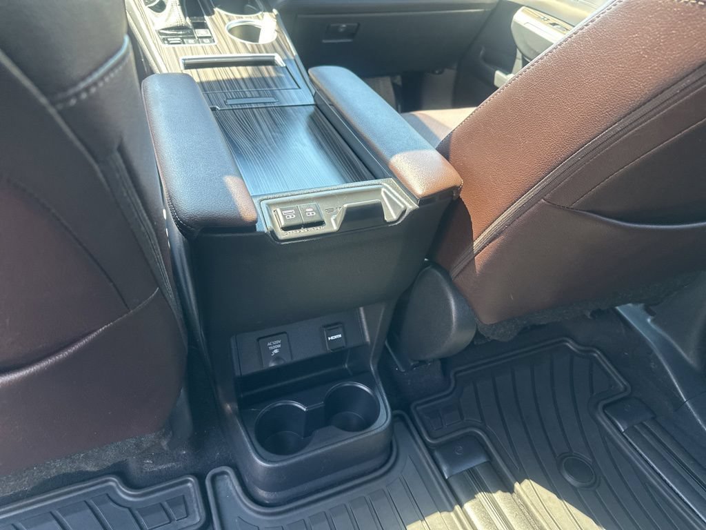 Used 2023 Toyota Sienna Platinum AWD/4WD image 74