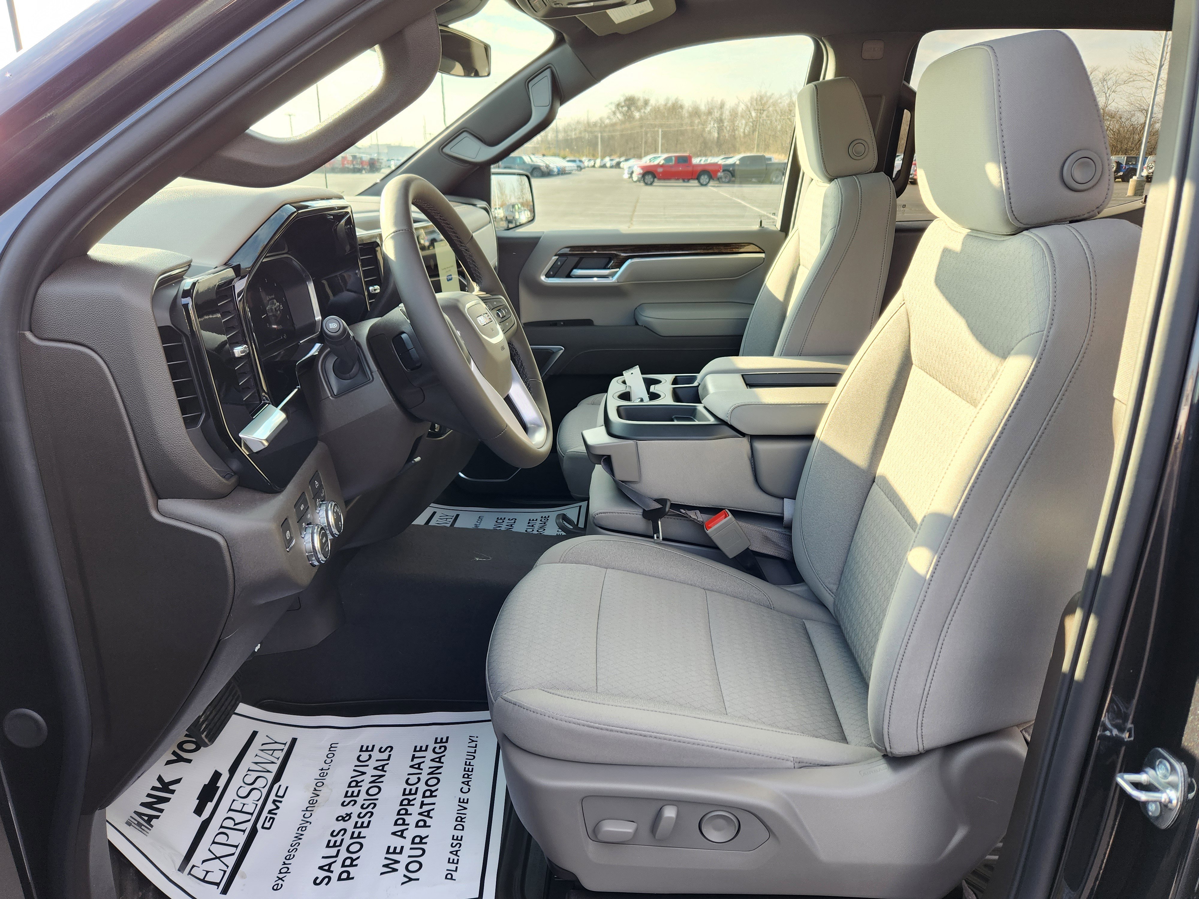 New 2026 GMC Sierra 1500 SLE image 9