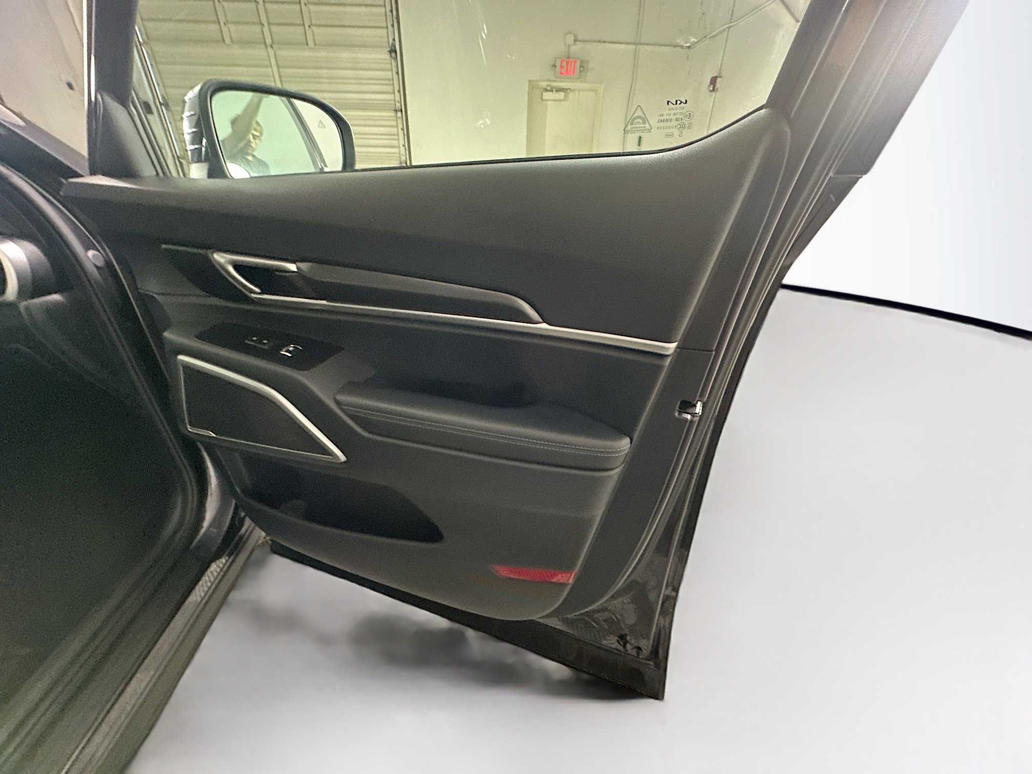 Used 2025 Kia Telluride S image 35