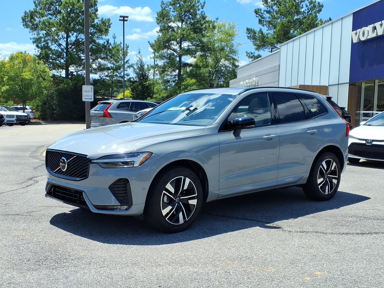 Used 2026 Volvo XC60 B5 Plus w/ Protection Package Premier AWD/4WD image 9