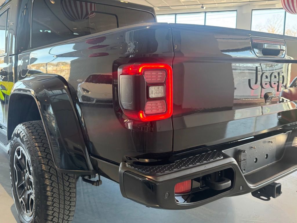 Used 2023 Jeep Gladiator Overland image 13
