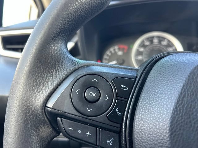 Used 2020 Toyota Corolla LE FWD image 15