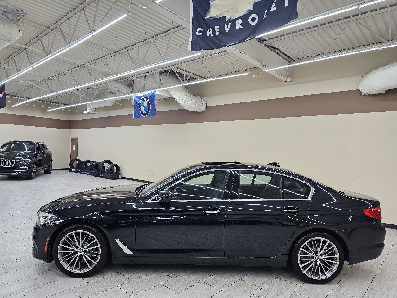 Used 2017 BMW 530i RWD image 9