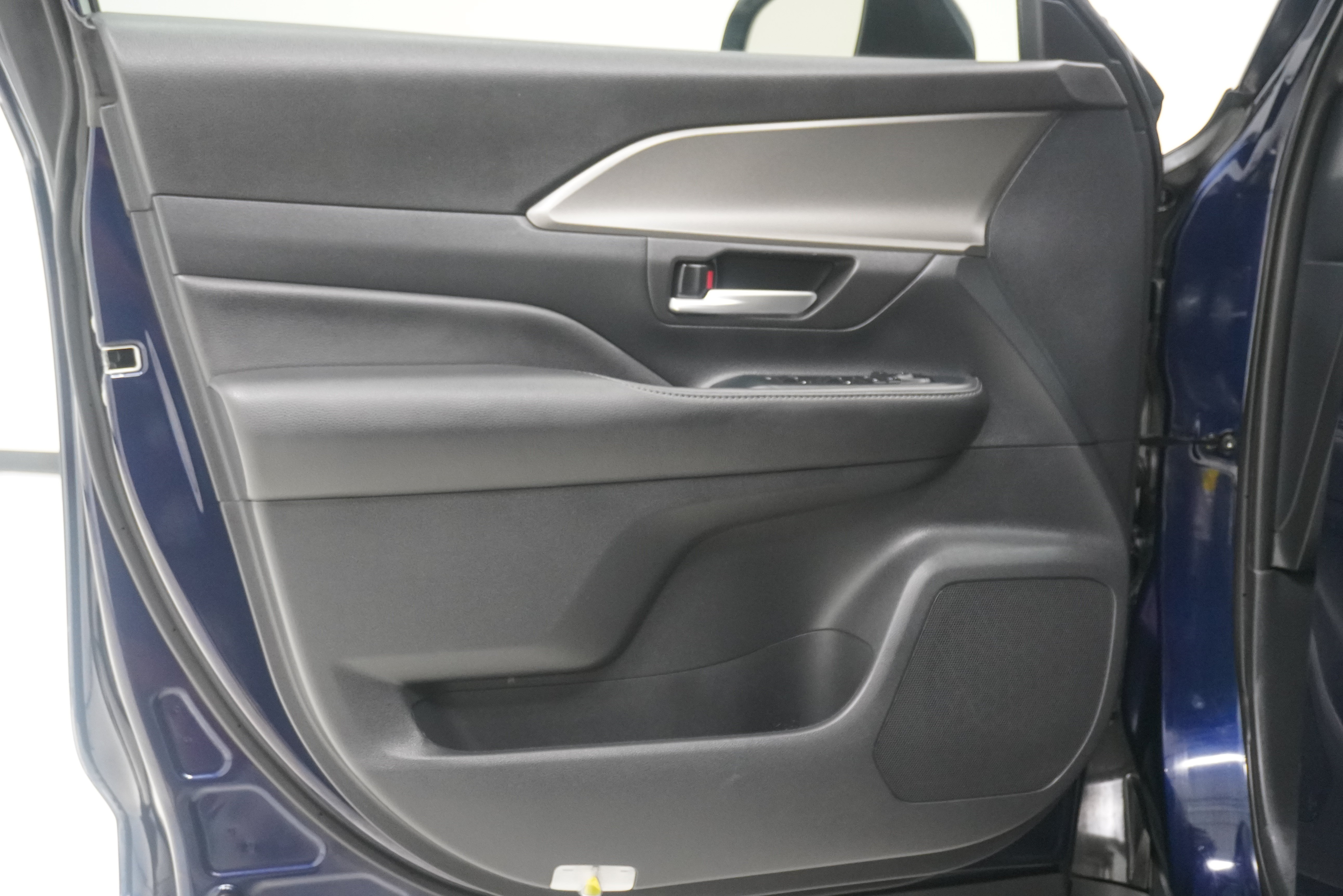 Used 2024 Toyota Grand Highlander FWD image 17