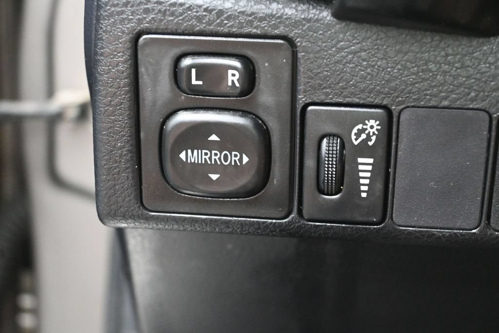 Used 2018 Toyota Corolla SE FWD image 13