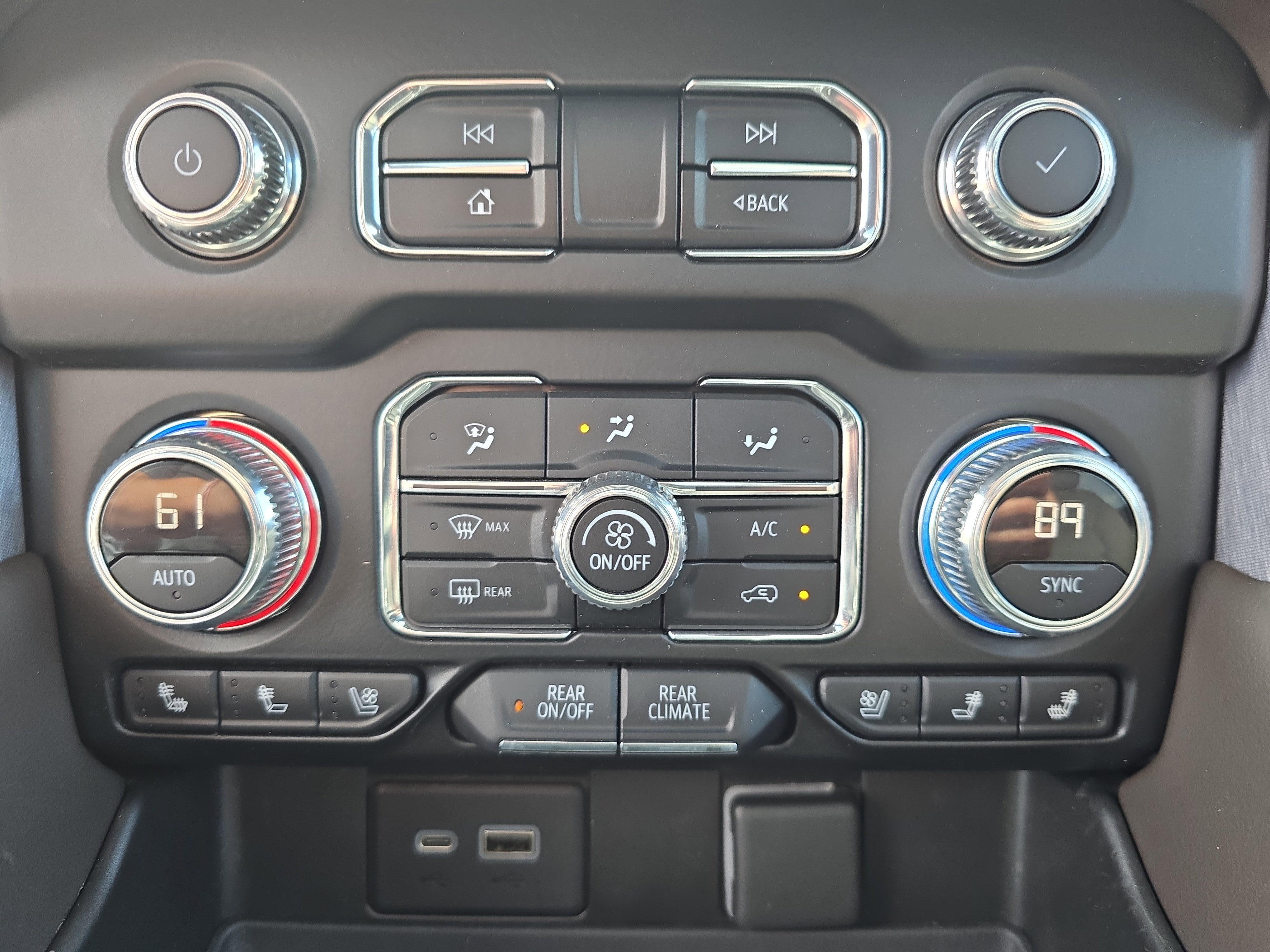 Used 2021 GMC Yukon SLT w/ SLT Luxury Plus Package AWD/4WD image 22