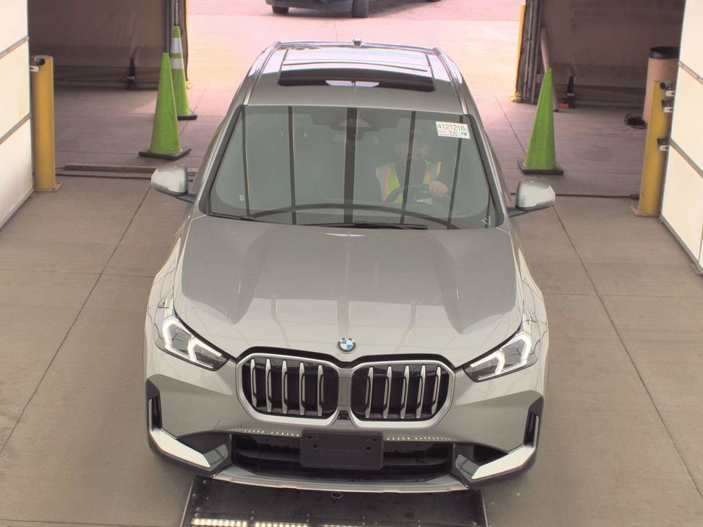 Used 2025 BMW X1 xDrive28i AWD/4WD image 6