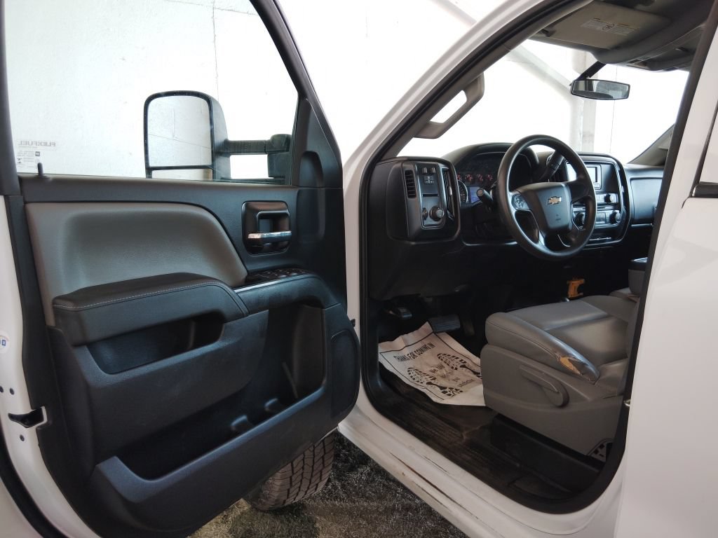 Used 2015 Chevrolet Silverado 3500 W/T AWD/4WD image 17