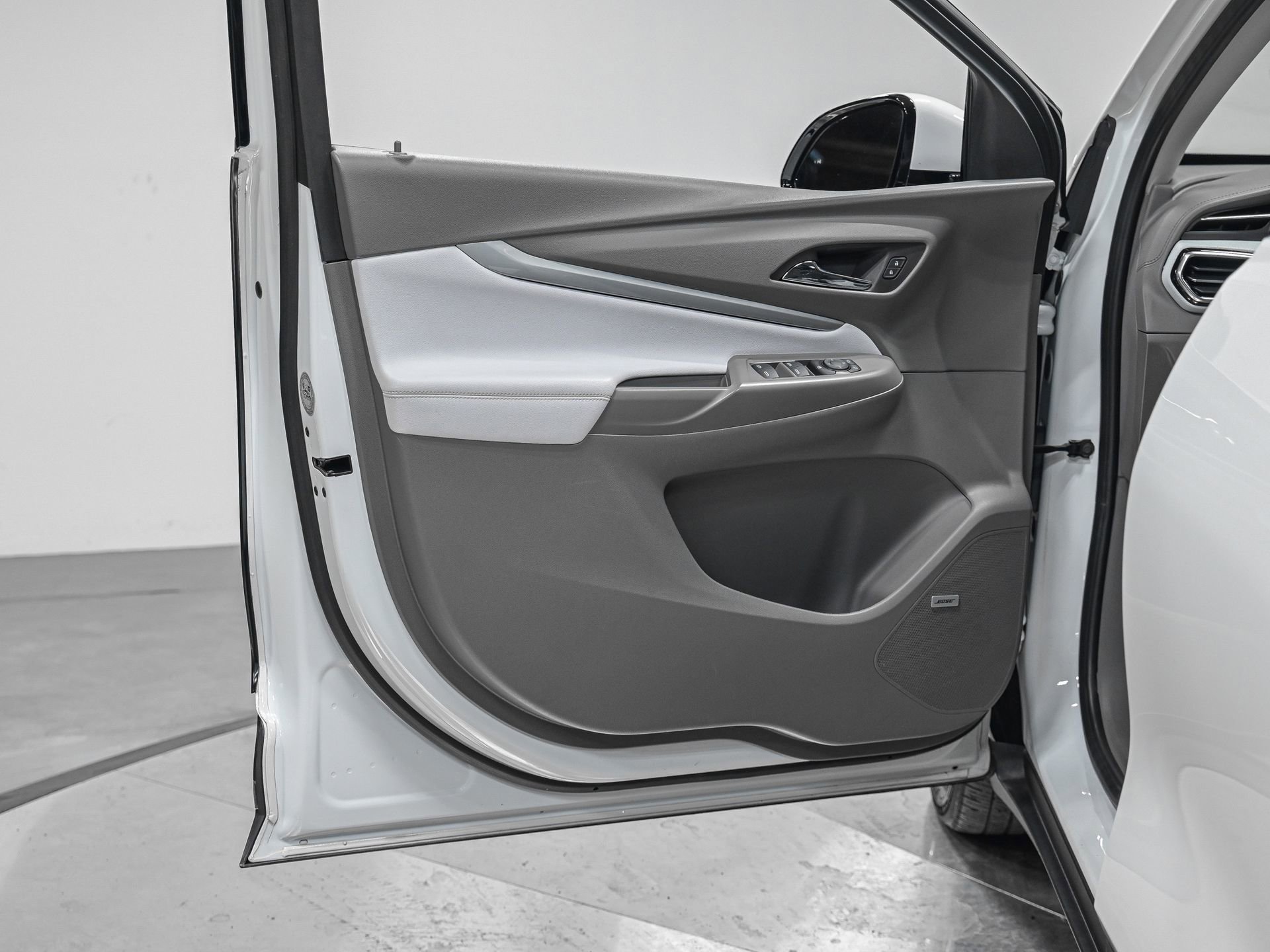 Used 2022 Chevrolet Bolt EUV Premier w/ Sun & Sound Package image 13