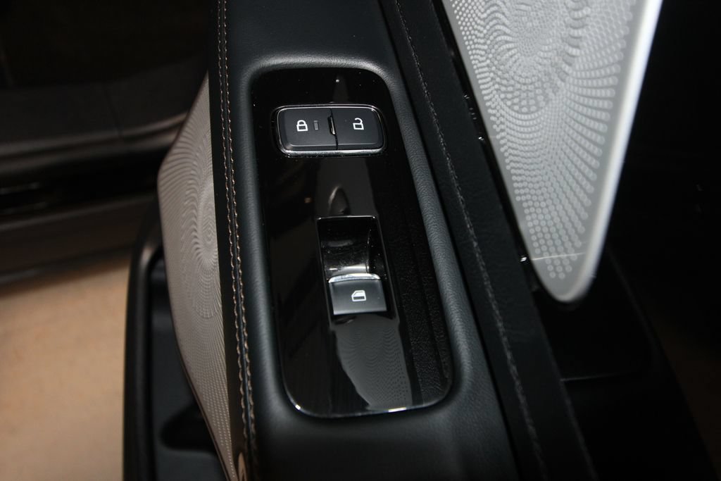 Used 2026 Lincoln Aviator Reserve AWD/4WD image 27