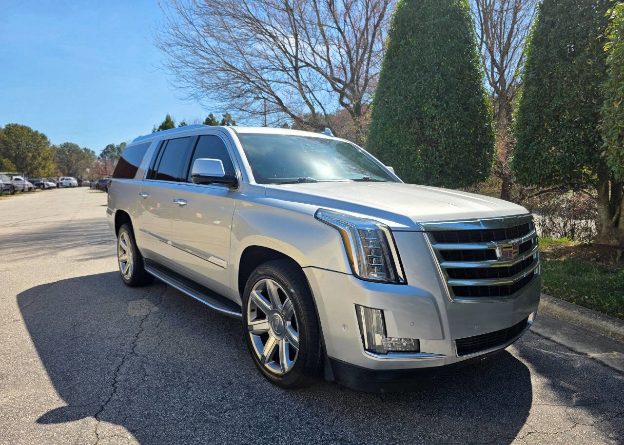 Used 2019 Cadillac Escalade ESV Luxury image 7
