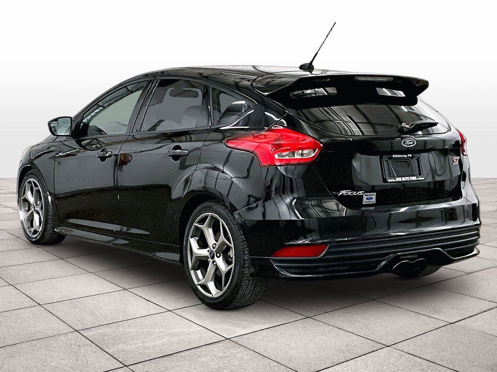 Used 2017 Ford Focus ST image 10