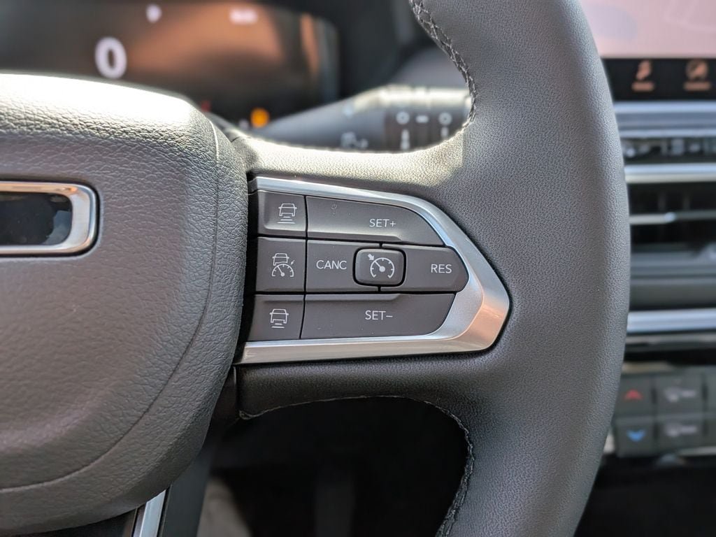 New 2026 Jeep Compass Limited w/ Sun, Sound & Navigation Group AWD/4WD image 28